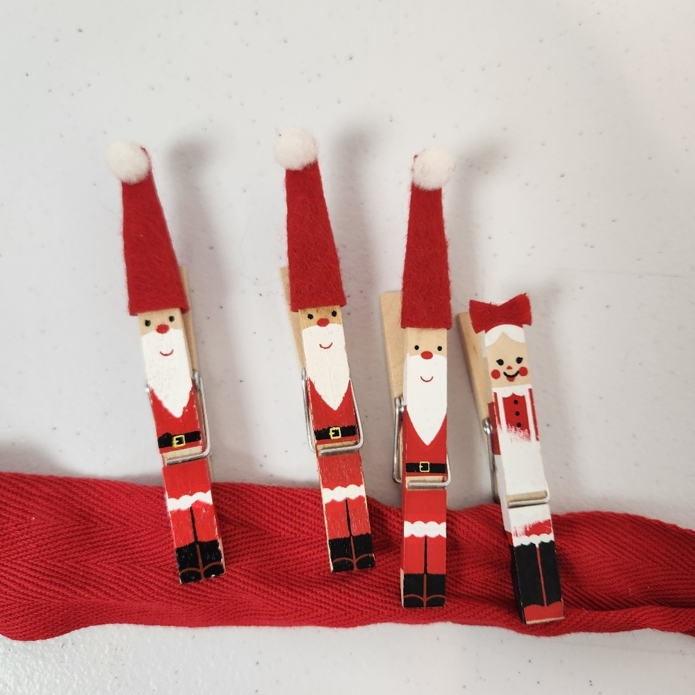 Christmas Clothes Pins Hanging Card Holder Ribbon Decoration Hand Painted Santa - Picture 4 of 6